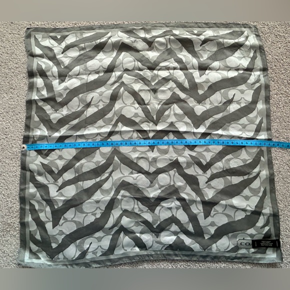 Authentic Coach Square Silk Scarf - Picture 1 of 5
